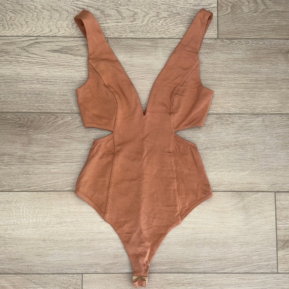 NBD Stormi Bodysuit - Picture 3 of 5